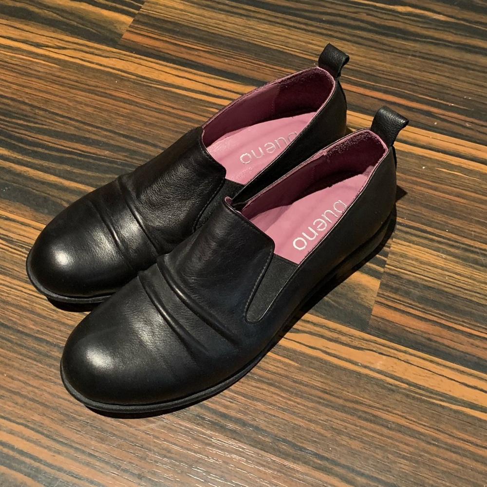 Bueno Women’s Shoe. Size 39. Black